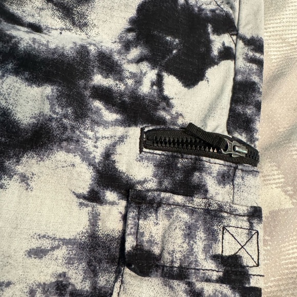 Boys Sz 6 Black and White Tie-Dye Cargo Pants with Pockets. Fun, cool trendy! - Picture 3 of 7